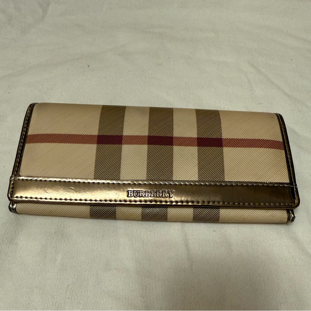 Burberry Checkered Wallet in Beige and Brown